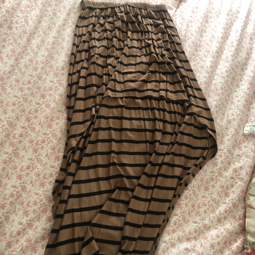 Flowy high/low skirt